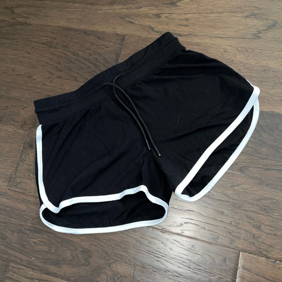 Alphalete shorts - Picture 2 of 3